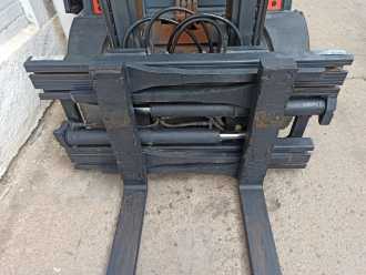 Használt targonca LINDE H30D DIESEL VIERRADFRONTSTAPLER (13067390)