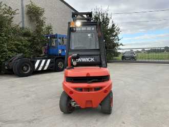 Használt targonca LINDE H30D DIESEL VIERRADFRONTSTAPLER (13071675)