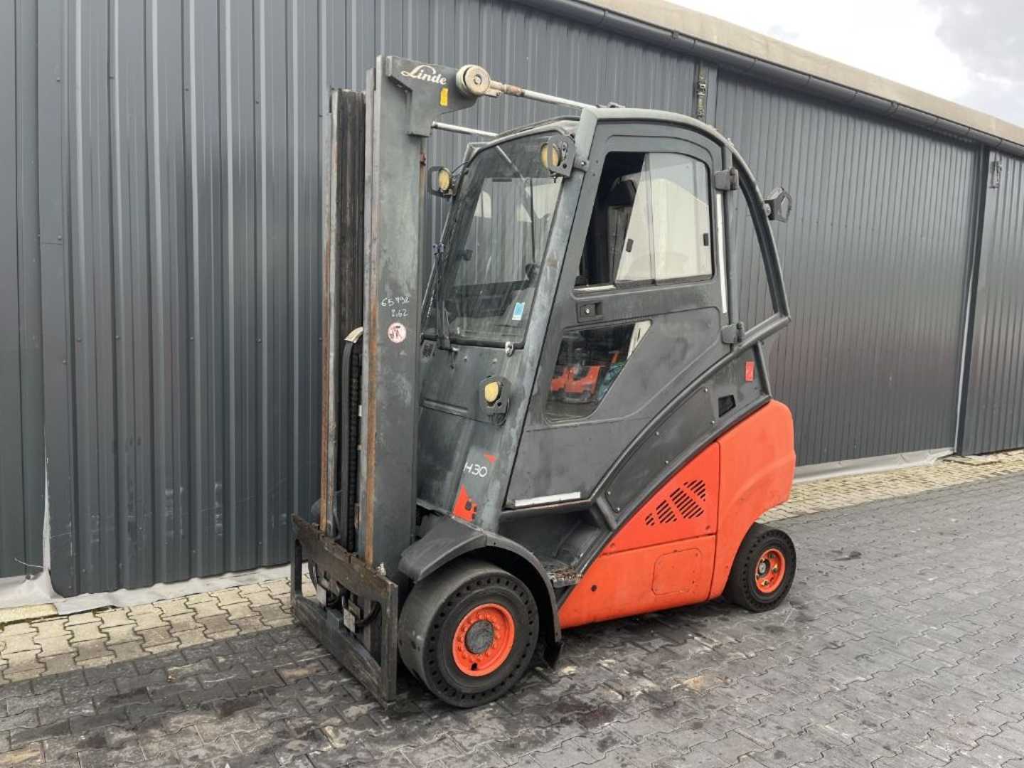 Használt targonca LINDE H30T-01 GAS VIERRADFRONTSTAPLER (13001658)