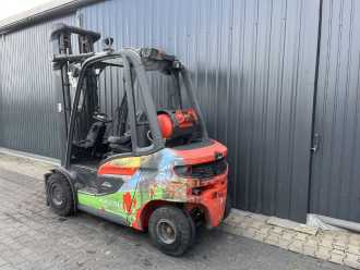 Használt targonca LINDE H30T-01 GAS VIERRADFRONTSTAPLER (13062479)