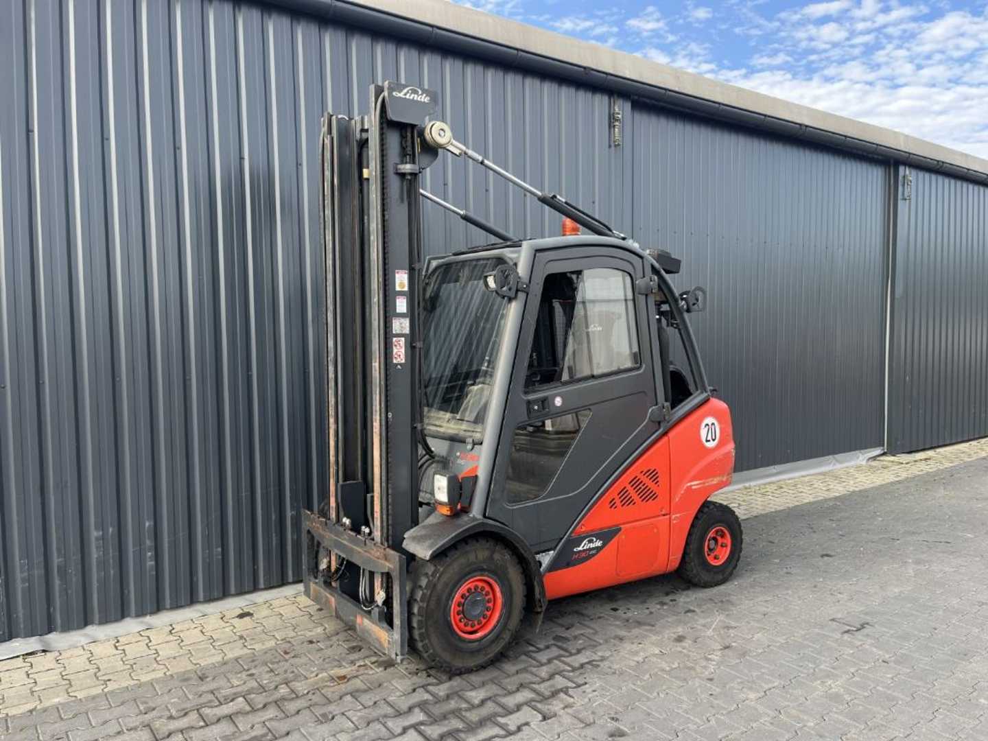 Használt targonca LINDE H30T-02 GAS VIERRADFRONTSTAPLER (13066290)