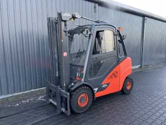 Használt targonca LINDE H35D-02 DIESEL VIERRADFRONTSTAPLER (13016470) backdrop