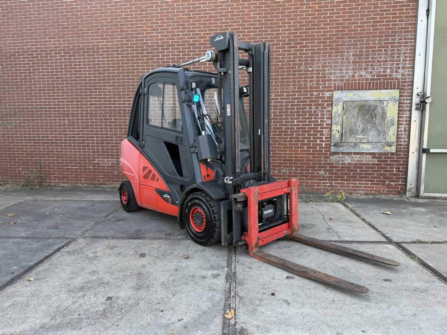Használt targonca LINDE H35D-02 DIESEL VIERRADFRONTSTAPLER (13062701)
