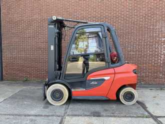 Használt targonca LINDE H35T-01 GAS VIERRADFRONTSTAPLER (13055392)