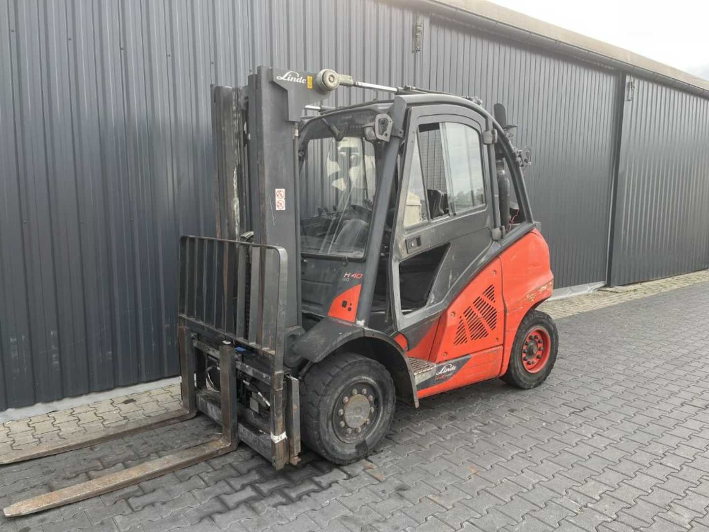 Használt targonca LINDE H40T-02 GAS VIERRADFRONTSTAPLER (13068797)