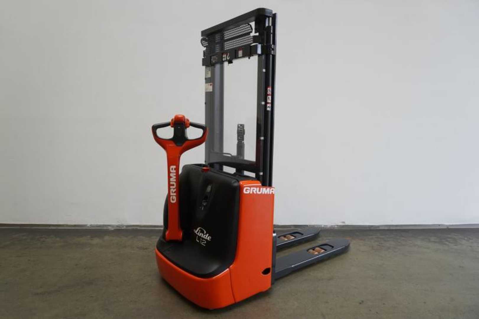 Használt targonca LINDE L 12 1172 ELEKTRO HOCHHUBWAGENDEICHSEL (12964457)