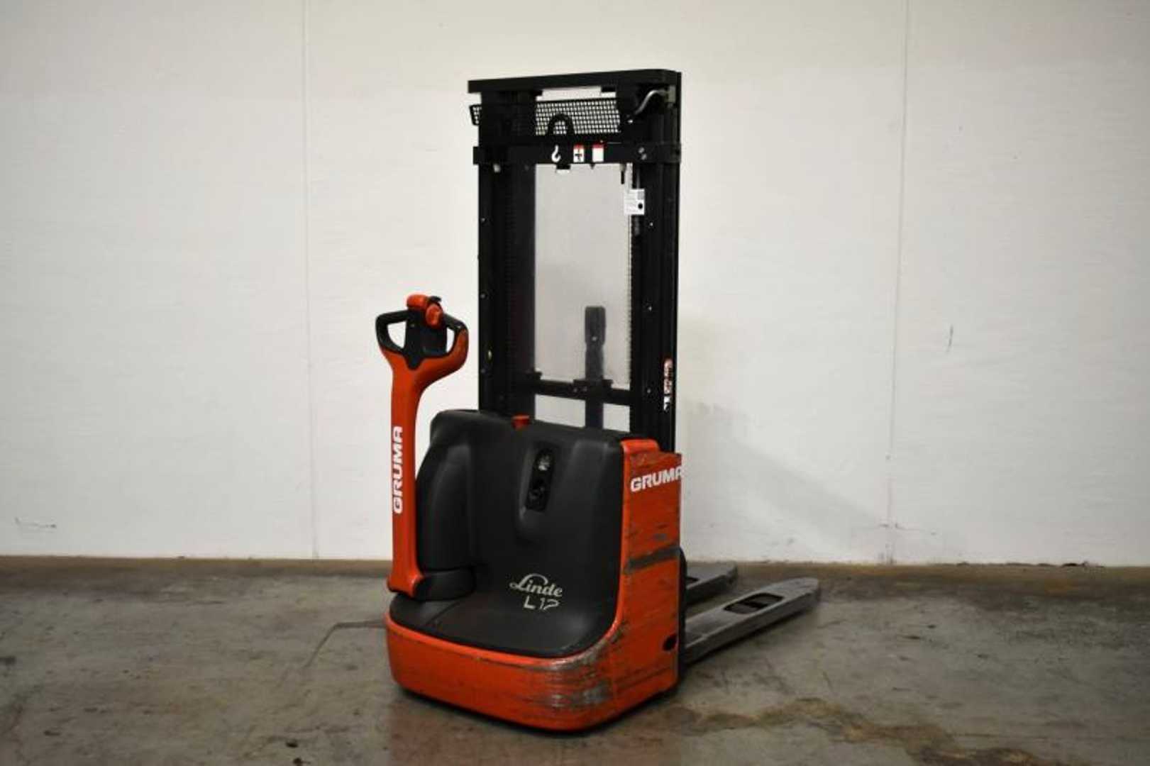 Használt targonca LINDE L 12 1172 ELEKTRO HOCHHUBWAGENDEICHSEL (13073521)