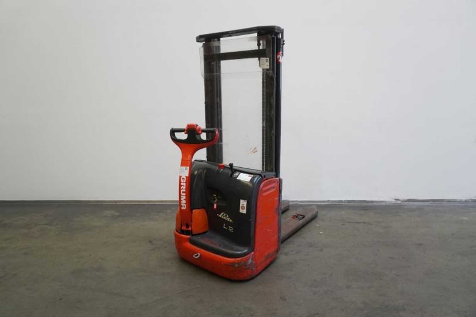 Használt targonca LINDE L 12 379 ELEKTRO HOCHHUBWAGENDEICHSEL (13062372)
