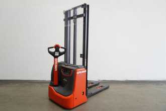 Használt targonca LINDE L 12 B 4596-00 ELEKTRO HOCHHUBWAGENDEICHSEL (13068124)