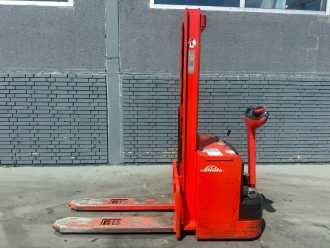 Használt targonca LINDE L 12 Baujahr 1995 Akku 2005 Ladegerät Integriert ELEKTRO HOCHHUBWAGENDEICHSEL (13055405)