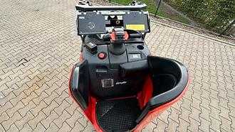 Használt targonca LINDE L 12L SP ELEKTRO HOCHHUBWAGENFAHRERSTAND (13068006)