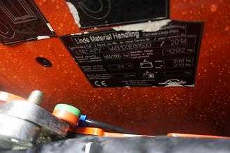 Használt targonca LINDE L 14L AP - Nur 2.579 Stunden ELEKTRO HOCHHUBWAGENFAHRERSTAND (13065049)