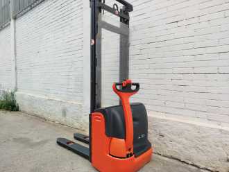 Használt targonca LINDE L10 ELEKTRO HOCHHUBWAGENDEICHSEL (12994362) backdrop