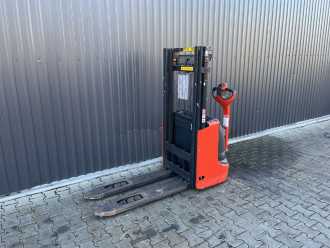 Használt targonca LINDE L10 ELEKTRO HOCHHUBWAGENDEICHSEL (13075965) backdrop