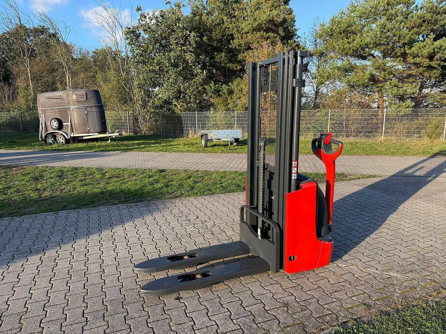 Használt targonca LINDE L12 Triplex BR 1172 Neugerät ELEKTRO HOCHHUBWAGENDEICHSEL (13075294)
