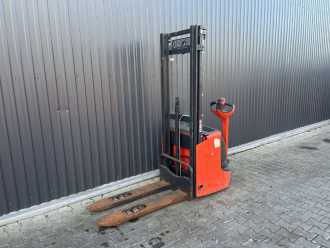Használt targonca LINDE L12L ELEKTRO HOCHHUBWAGENDEICHSEL (13074446) backdrop