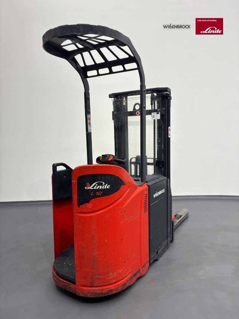 Használt targonca LINDE L12SP-133-01 ELEKTRO HOCHHUBWAGENFAHRERSTAND (13063642)