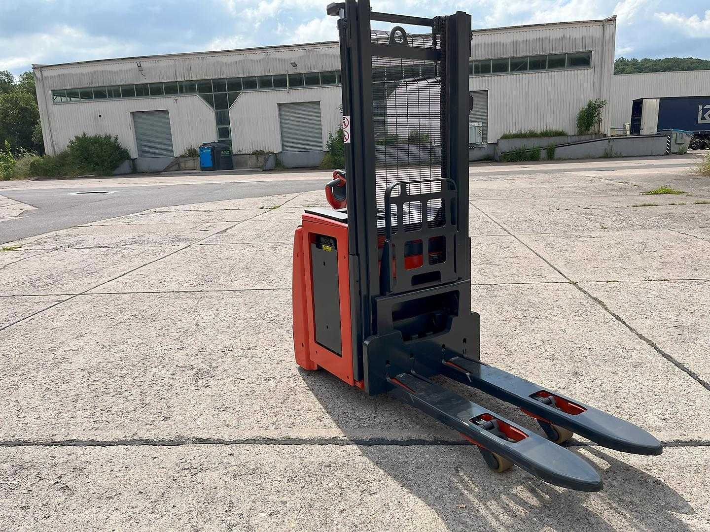 Használt targonca LINDE L14i LiION ELEKTRO HOCHHUBWAGENDEICHSEL (12966138)
