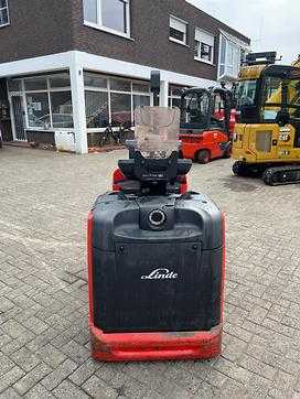 Használt targonca LINDE P 30 C ELEKTRO SCHLEPPER (12735681)
