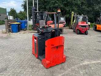 Használt targonca LINDE P 30 C ELEKTRO SCHLEPPER (12735681)