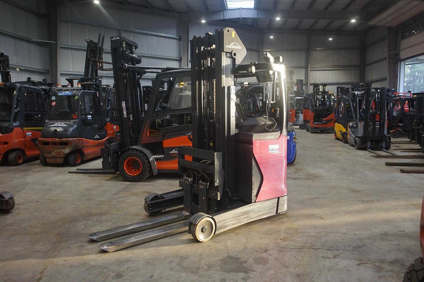 Használt targonca LINDE R 14-01 - Li-Ionen ELEKTRO SCHUBMASTSTAPLER (13073578)