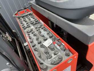 Használt targonca LINDE R12B-01 ELEKTRO SCHUBMASTSTAPLER (13009617)