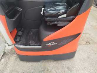 Használt targonca LINDE R12B ELEKTRO SCHUBMASTSTAPLER (12994470)