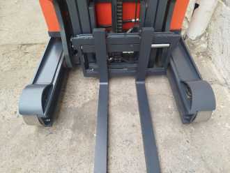 Használt targonca LINDE R12B ELEKTRO SCHUBMASTSTAPLER (12994470)