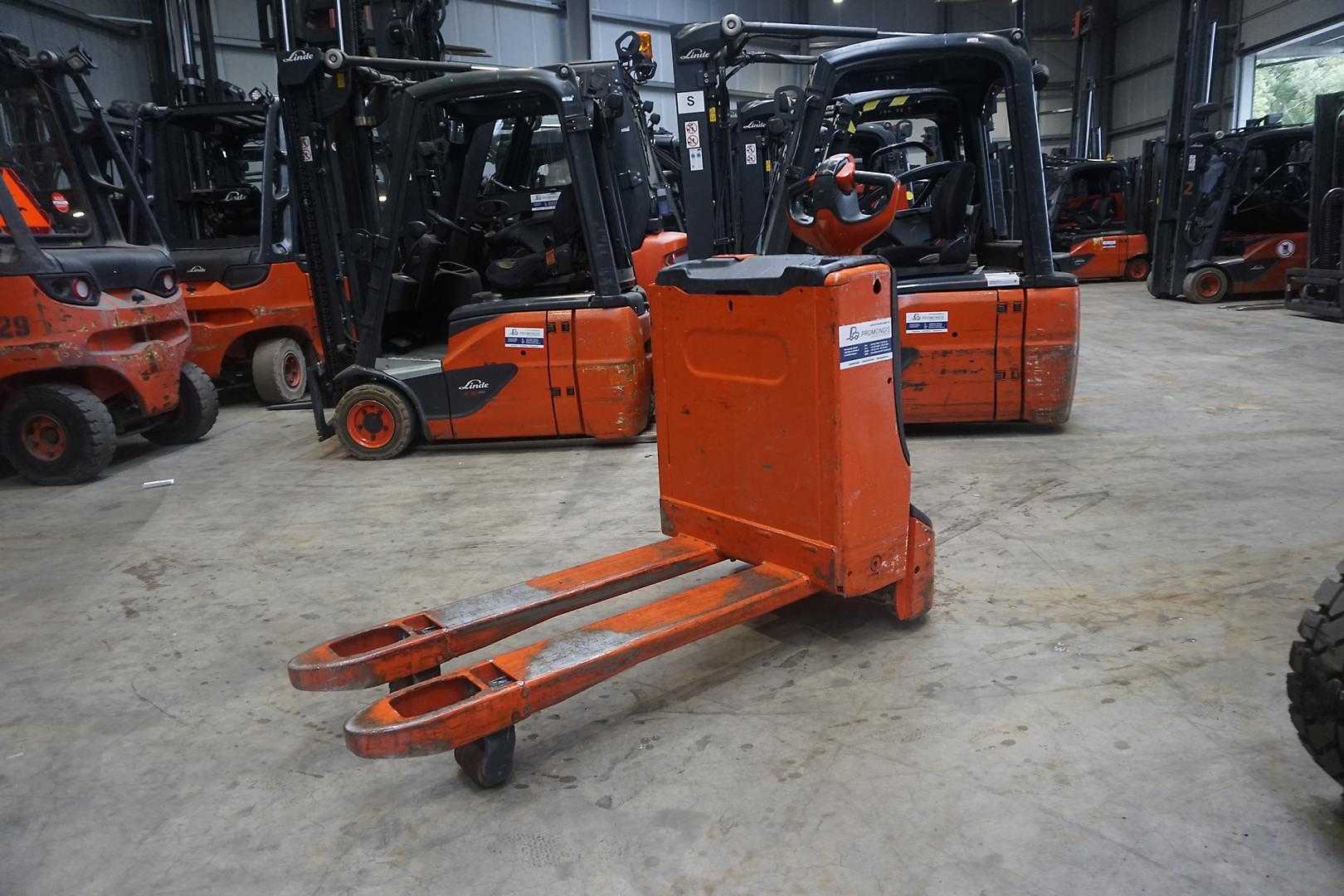 Használt targonca LINDE T 16 - Nur 671 Stunden ELEKTRO NIEDERHUBWAGENDEICHSEL (13049566)
