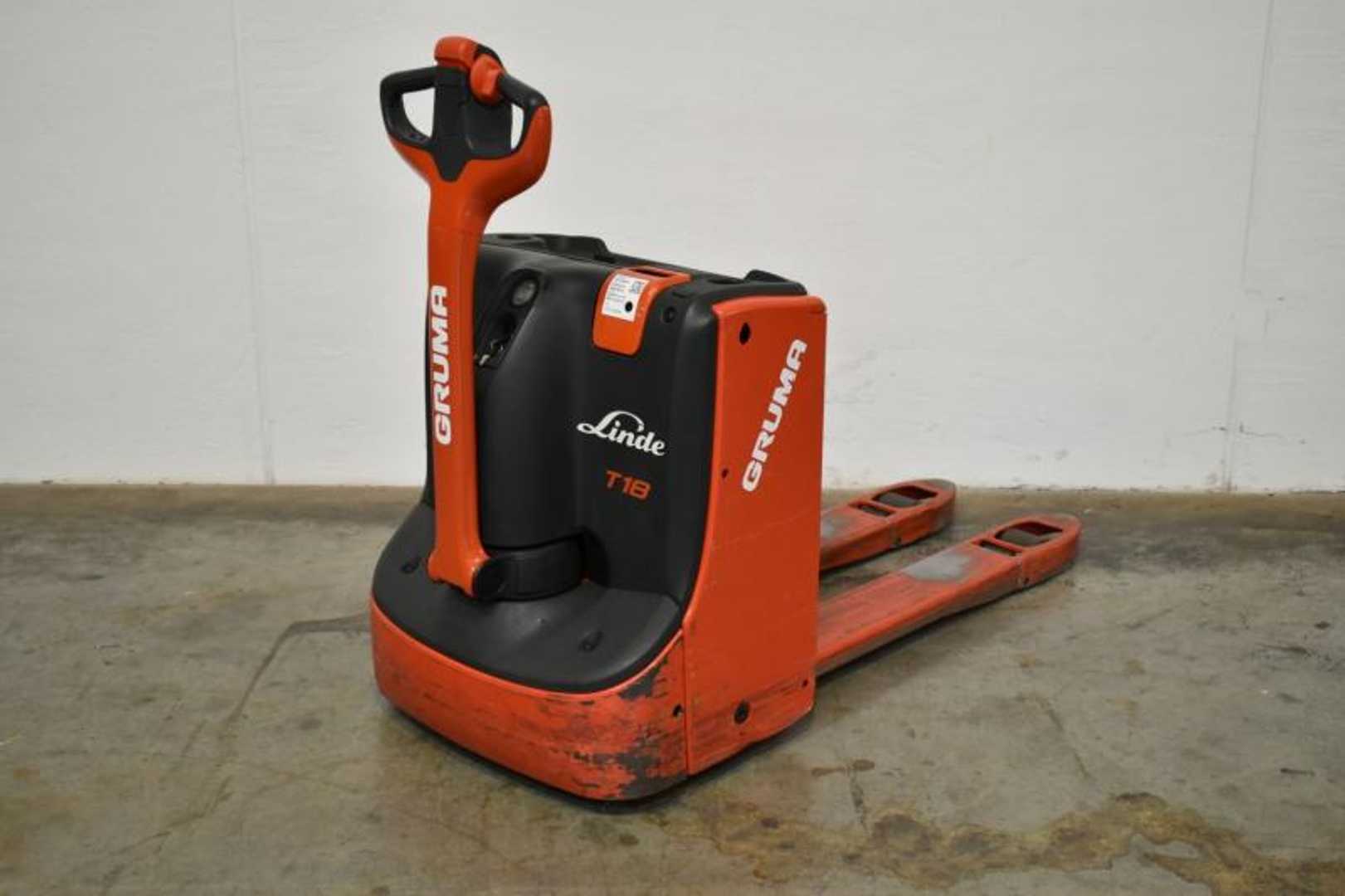 Használt targonca LINDE T 18 1152 ELEKTRO NIEDERHUBWAGENDEICHSEL (13060615)