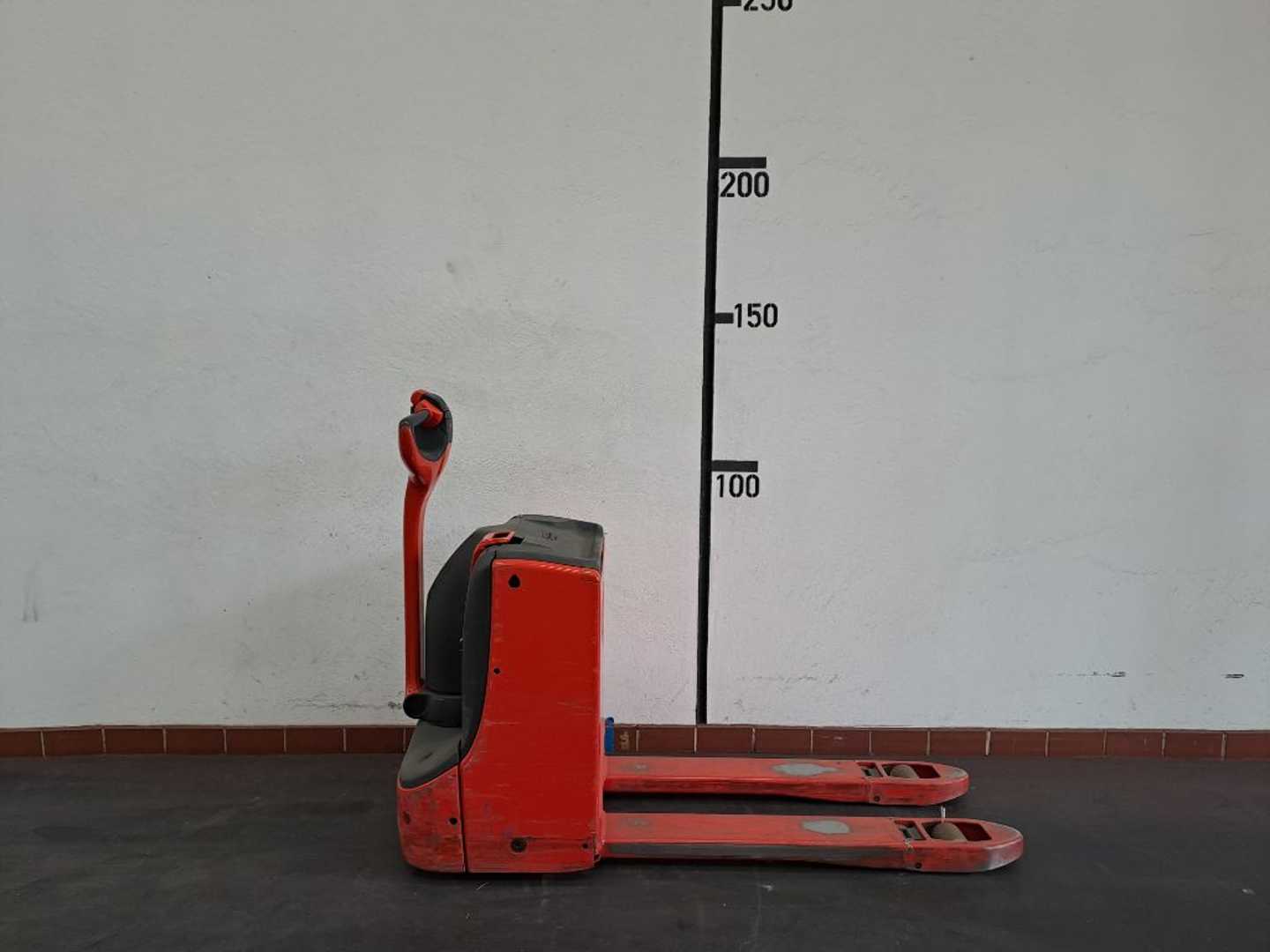 Használt targonca LINDE T16 ELEKTRO NIEDERHUBWAGENDEICHSEL (13047278)