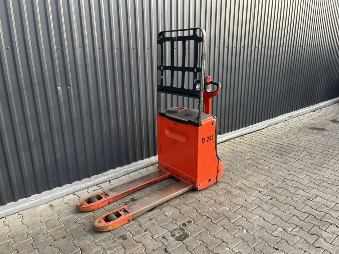 Használt targonca LINDE T16 ELEKTRO NIEDERHUBWAGENDEICHSEL (13074228)