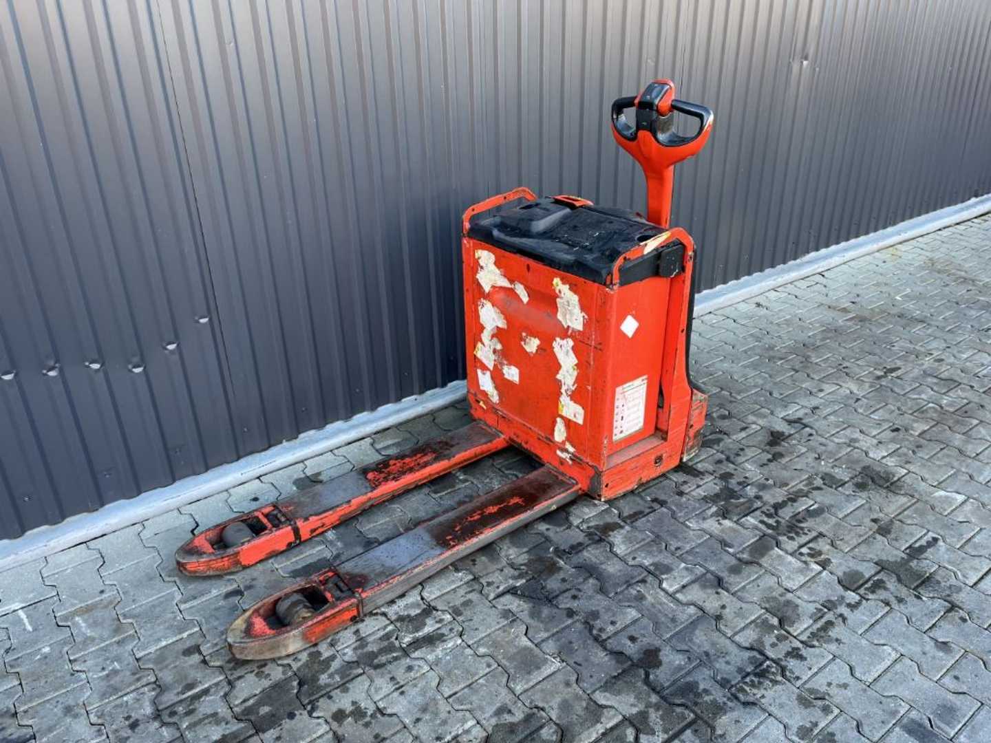 Használt targonca LINDE T18 ELEKTRO NIEDERHUBWAGENDEICHSEL (13069208)