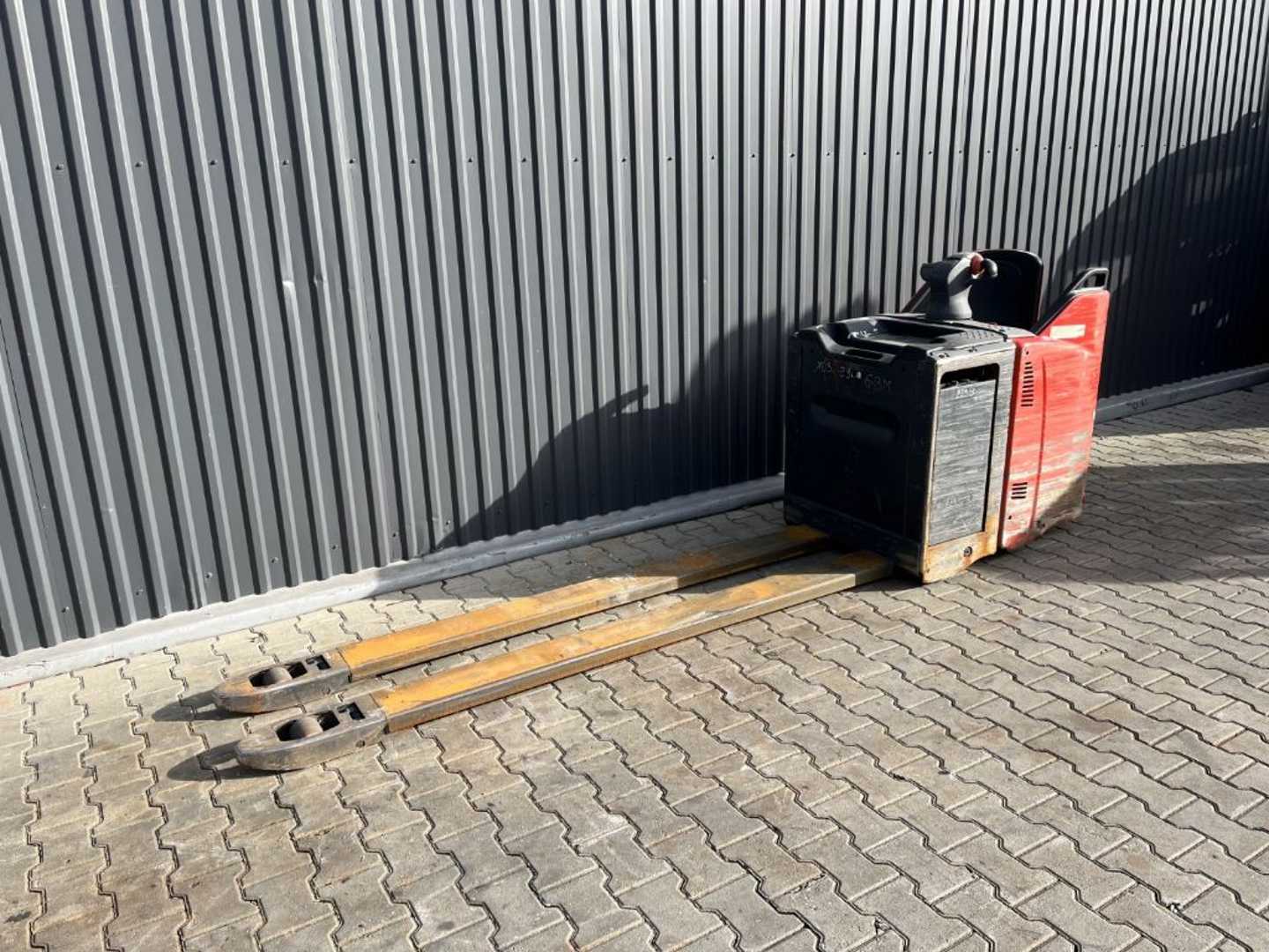 Használt targonca LINDE T25SP ELEKTRO NIEDERHUBWAGENDEICHSEL (13069417)
