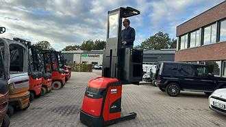 Használt targonca LINDE V 10 nur 17 Stunden ELEKTRO NIEDERHUBKOMMISSIONIERER (13075236)