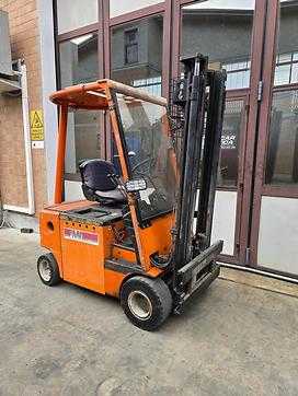 Használt targonca LUGLI E20 ELEKTRO VIERRADFRONTSTAPLER (13056814)