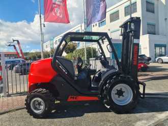 Használt targonca MANITOU MC 18.4 Stage3B DIESEL GELAENDESTAPLER (13067049)