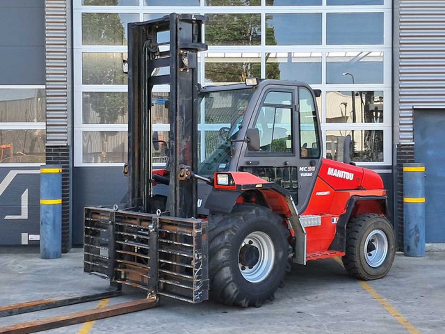 Használt targonca MANITOU MC50 Turbo DIESEL GELAENDESTAPLER (12996127)