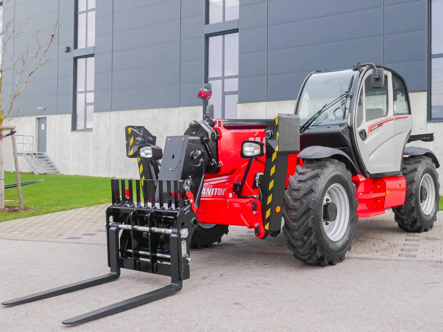 Használt targonca MANITOU MT 1440 easy DIESEL TELESKOPARMSTAPLER (12947476)