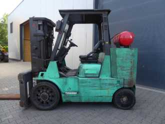 Használt targonca MITSUBISHI FGC70K Kompaktstapler GAS VIERRADFRONTSTAPLER (12967219)