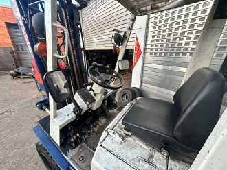 Használt targonca NISSAN EGH02F30U DIESEL VIERRADFRONTSTAPLER (13072185)