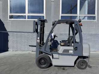 Használt targonca NISSAN FD02A25Q Baujahr 2005/ Stunden 4919 HH 4,75M DIESEL VIERRADFRONTSTAPLER (13072022)