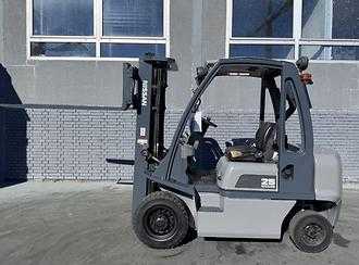 Használt targonca NISSAN FD02A25Q DIESEL VIERRADFRONTSTAPLER (13073716)