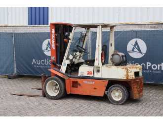 Használt targonca NISSAN RHG02 A 30U GAS VIERRADFRONTSTAPLER (13062957)