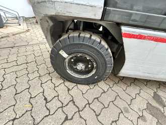 Használt targonca NISSAN YG1D2A300 DIESEL VIERRADFRONTSTAPLER (13072671)