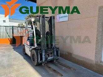Használt targonca NISSAN YG1D2A30Q DIESEL VIERRADFRONTSTAPLER (13067678) backdrop