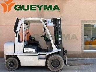 Használt targonca NISSAN YG1D2A30Q DIESEL VIERRADFRONTSTAPLER (13067678)