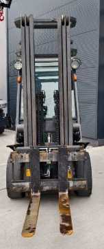 Használt targonca NISSAN YG1D2A32Q DIESEL VIERRADFRONTSTAPLER (13070195)