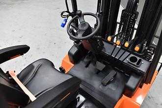 Használt targonca NOBLELIFT CPD25 A 4800 ELEKTRO VIERRADFRONTSTAPLER (13072832)
