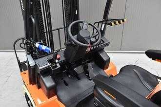 Használt targonca NOBLELIFT CPD38 A 3300 ELEKTRO VIERRADFRONTSTAPLER (13072848)